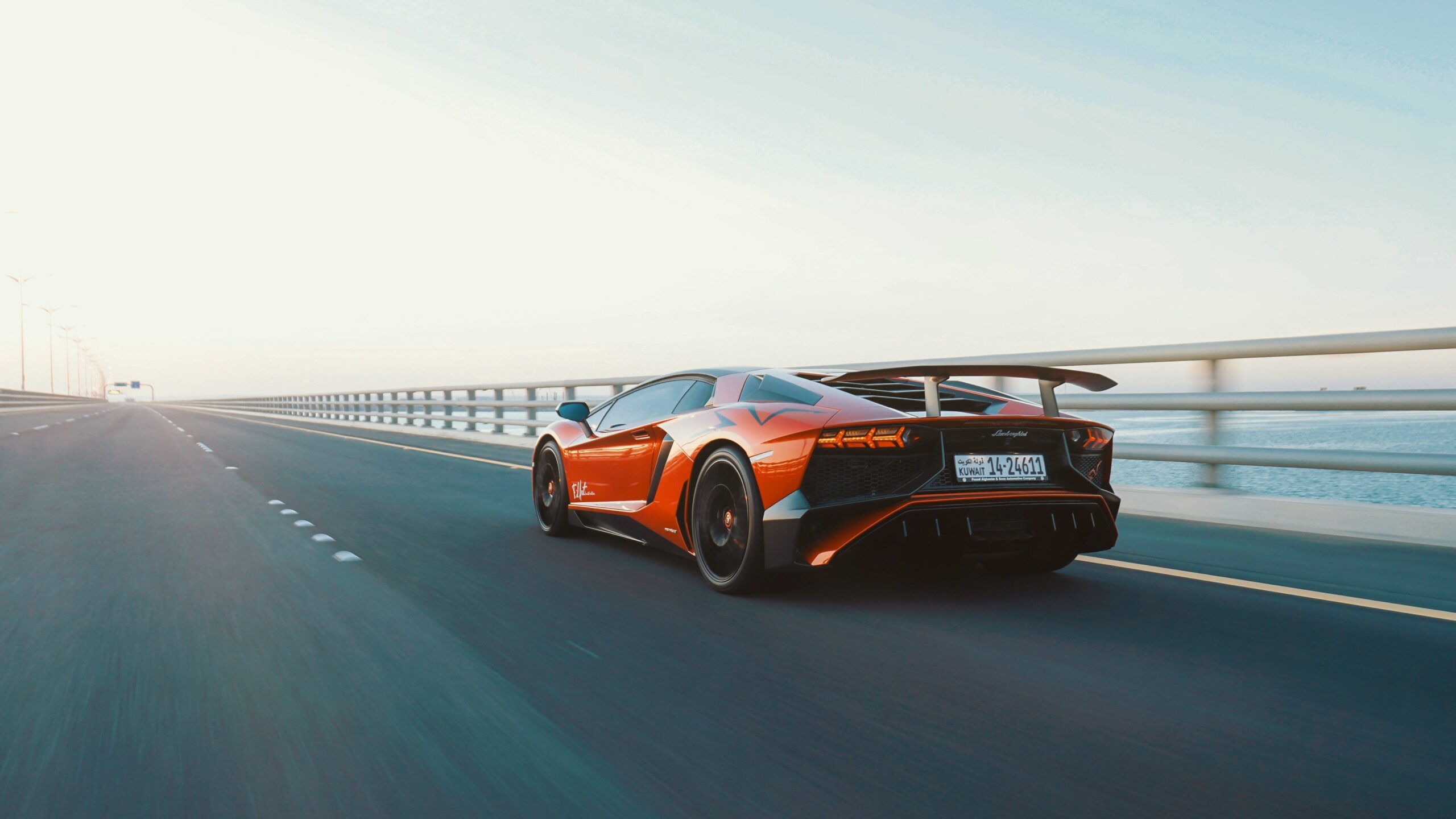 Lamborghini on freeway-min